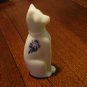 Avon white milk glass Ming cat bottle empty regal pose vintage cm1425
