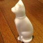 Avon white milk glass Ming cat bottle empty regal pose vintage cm1425