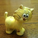 Humorous yellow cat figurine bug-eyes ceramic vintage cm1468