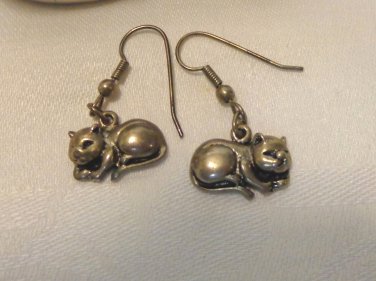 Sleeping cats pierced earrings pewter earwires excellent vintage cm1495