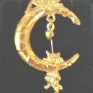 Cats clinging to the moon gold electroplate pin brooch unused cm1029