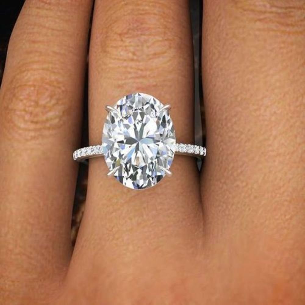 Oval Cut Moissanite Engagement Ring