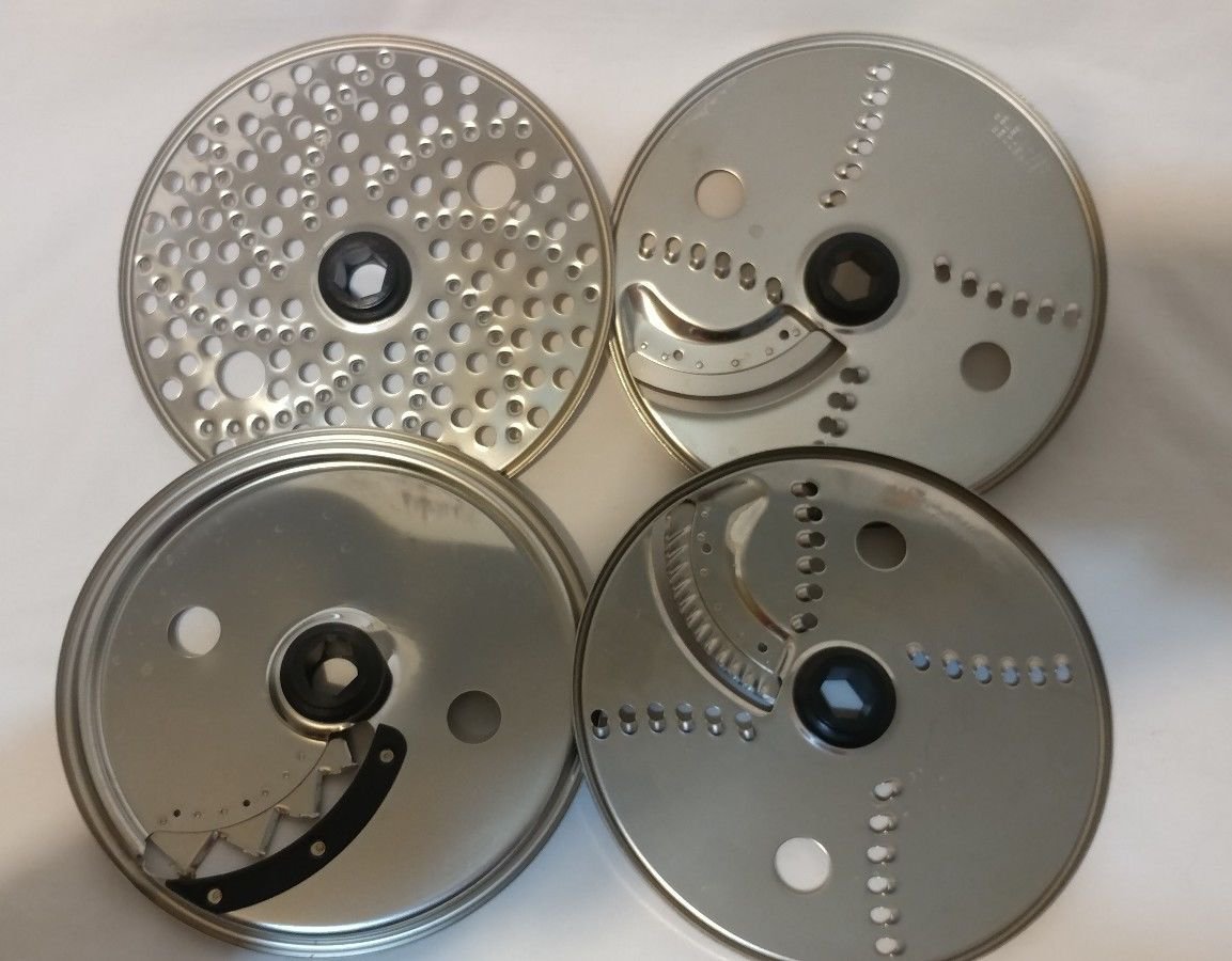 NINJA FOOD PROCESSOR BLADES AND CASE 5 PC GENTLY PREOWNED 1