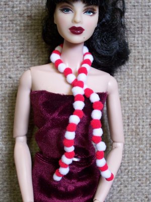 Pom Pom scarf - Fashion Doll Accessories