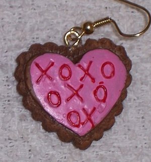 Pink Hugs n' Kisses earrings
