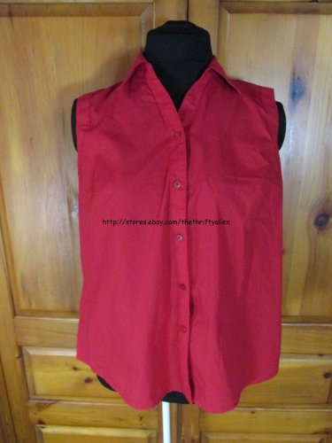 White Stag Sleeveless Button Down Size Ladies M (8-10)