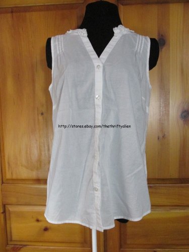 G.H. Bass & Co. Sleeveless Button Down Shirt - Womens Size: M - White