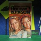 Mary-Kate & Ashley Olsen - Holiday in the Sun (VHS, 2001, Clamshell) Used