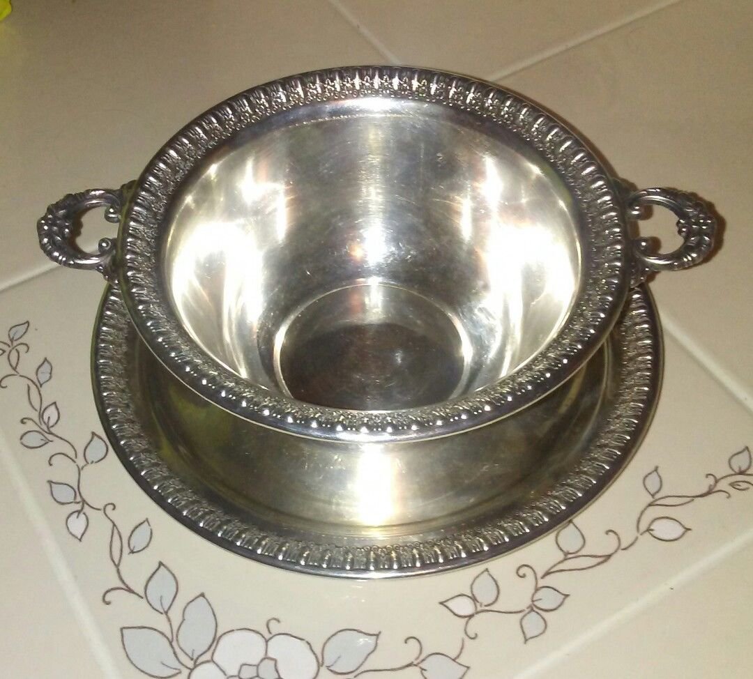 VINTAGE WILCOX I.S. BRANDON HALL QUADRUPLE SILVERPLATE CANDY DISH W/SAUCER 2 Pcs