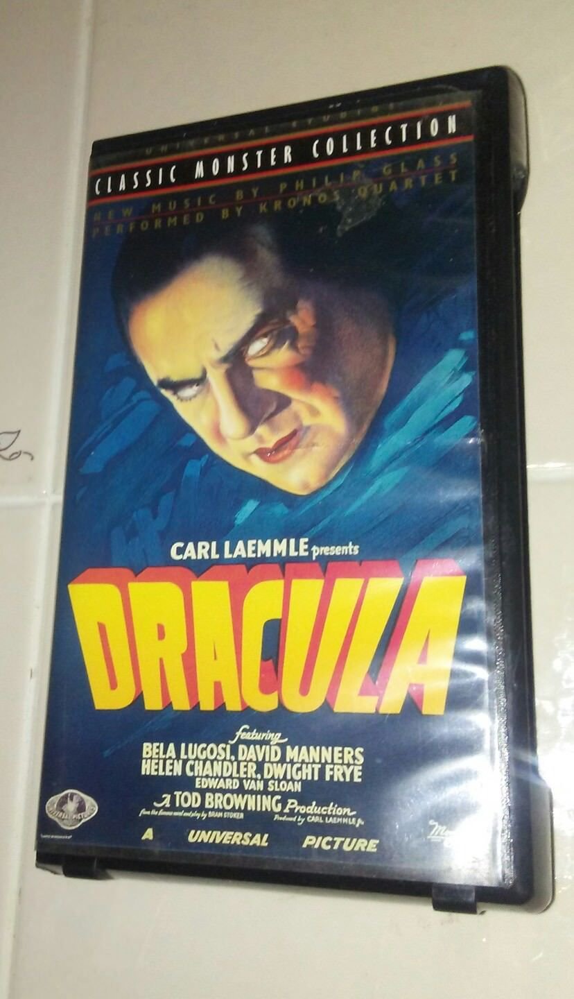 DRACULA ON VHS!! Exellent Condition in Clam Shell!! BELA LAGOSI AT HIS BEST!!