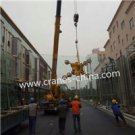 Mini Crane With Glass Manipulator