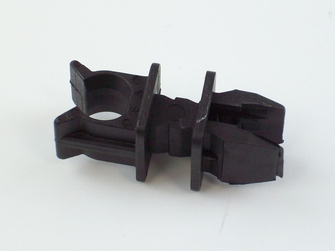 01 06 Jeep Wrangler TJ Hood Prop Rod Holder Retainer Clip J4007456