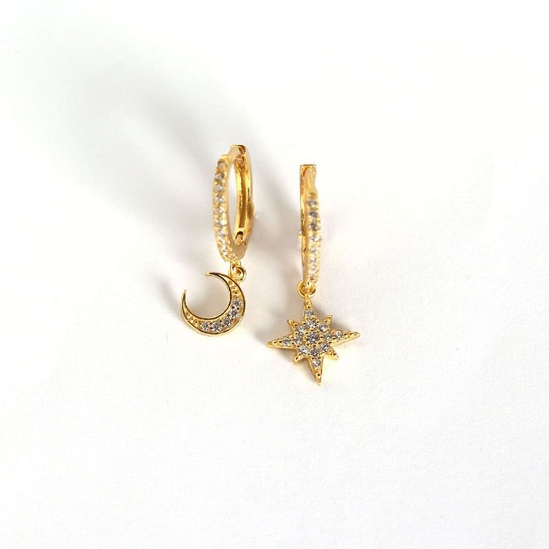 Cubic Zirconia Crescent Moon 925 Sterling Silver Leverback Earrings