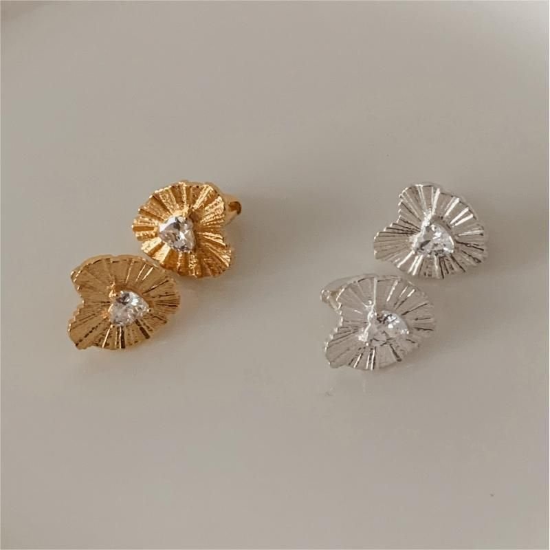 Party Heart CZ Folding Leaf 925 Sterling Silver Stud Earrings