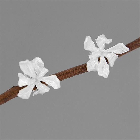 Beautiful Flowers 925 Sterling Silver Stud Earrings