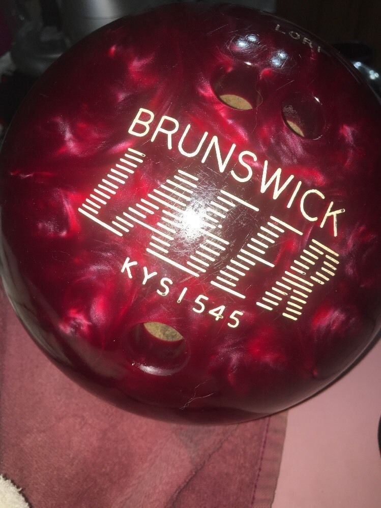 brinswick laser kysi545 Bowling Ball With Case And Stand