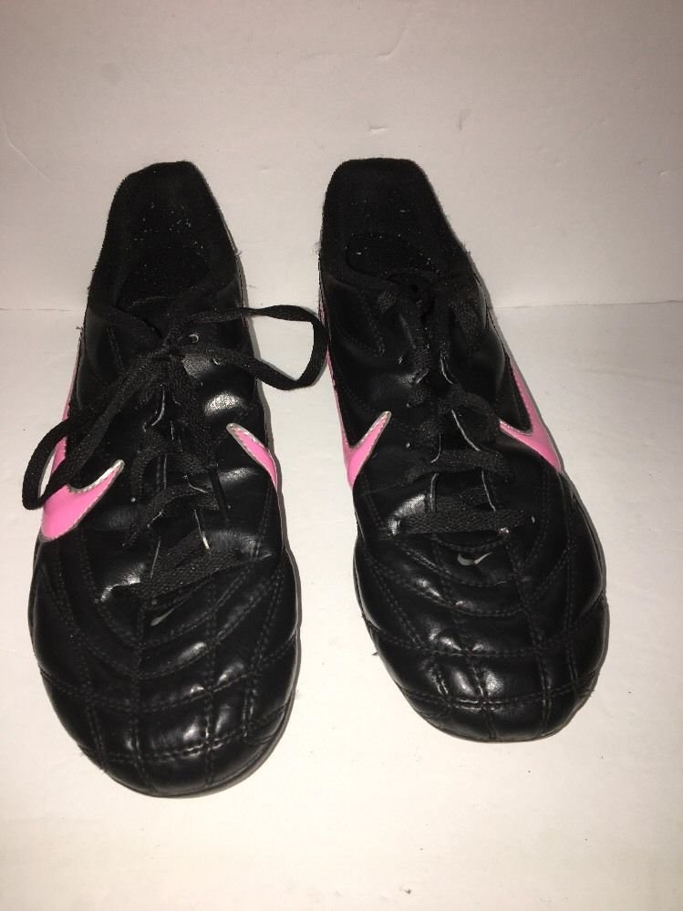 NIKE Size 5.5 Girls YOUTH SOCCER CLEATS-Black/ Pink-#442126-060-CLEANED
