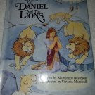 The Story of Daniel and the Lion  Alice Joyce Davidson Victora Marshall HC 1986