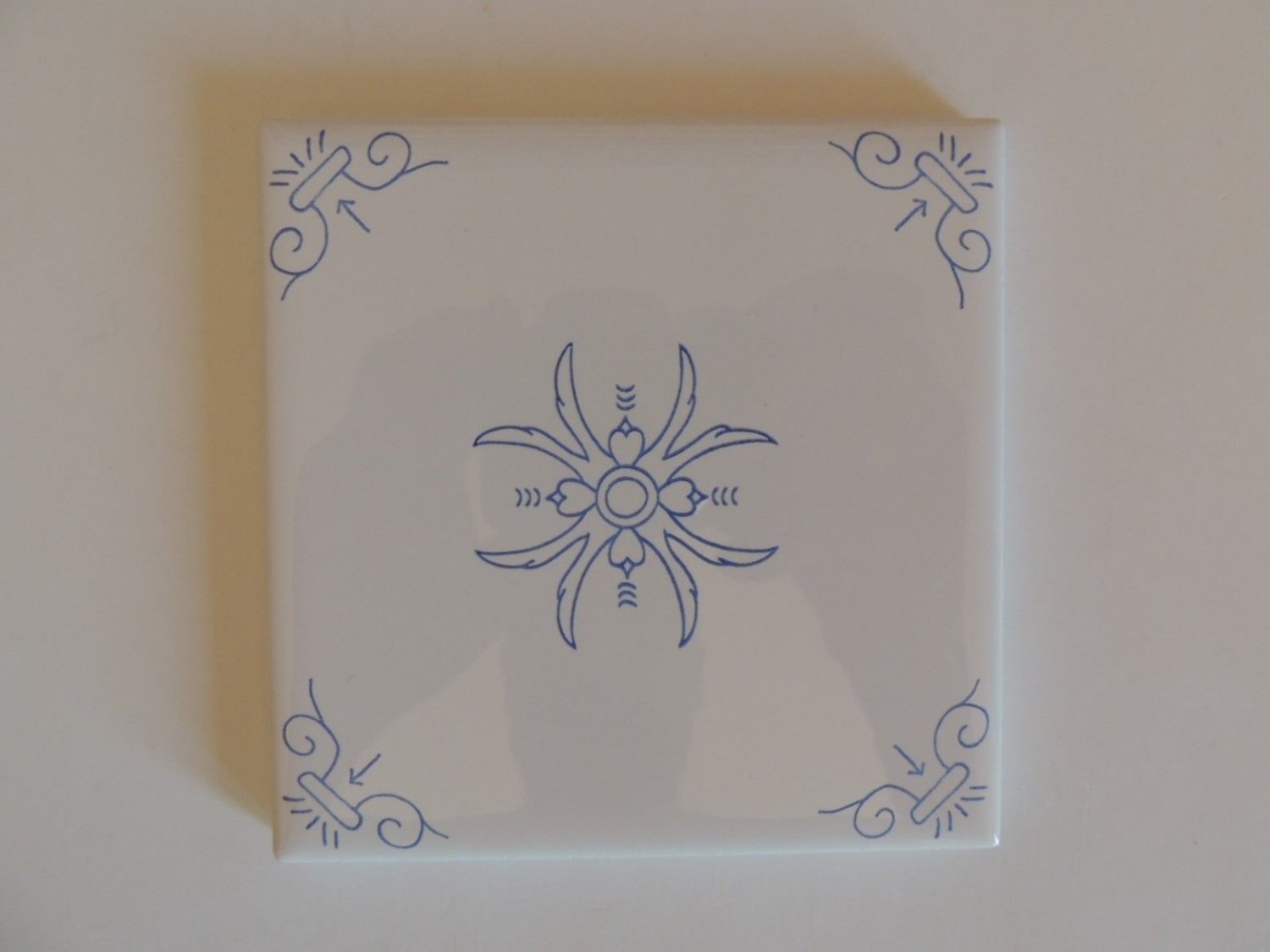 Delft Style Blue & White Tiles Floral Center with Ox  Head Corner Decorations