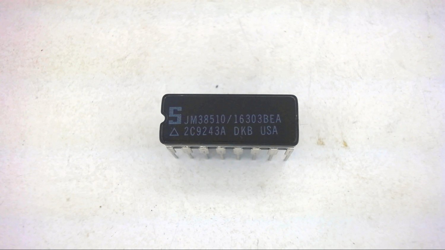 SIGNETICS JM38510/16303BEA - 5962-01-068-1040 16-Pin Dip IC Qty-1