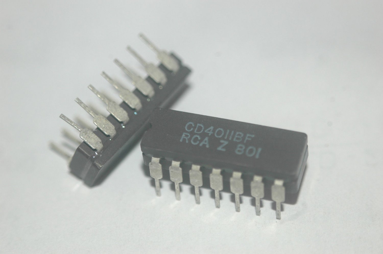 RCA CD4011BF 4-Element 2-IN CMOS NAND Gate 14-Pin Ceramic Dip Qty-10.