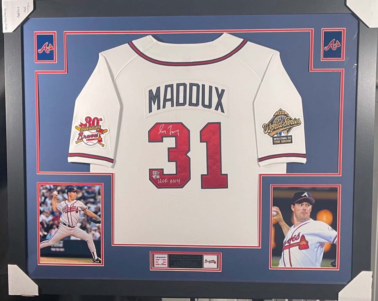 Greg Maddux Autographed and Framed White Braves Jersey Auto Beckett COA