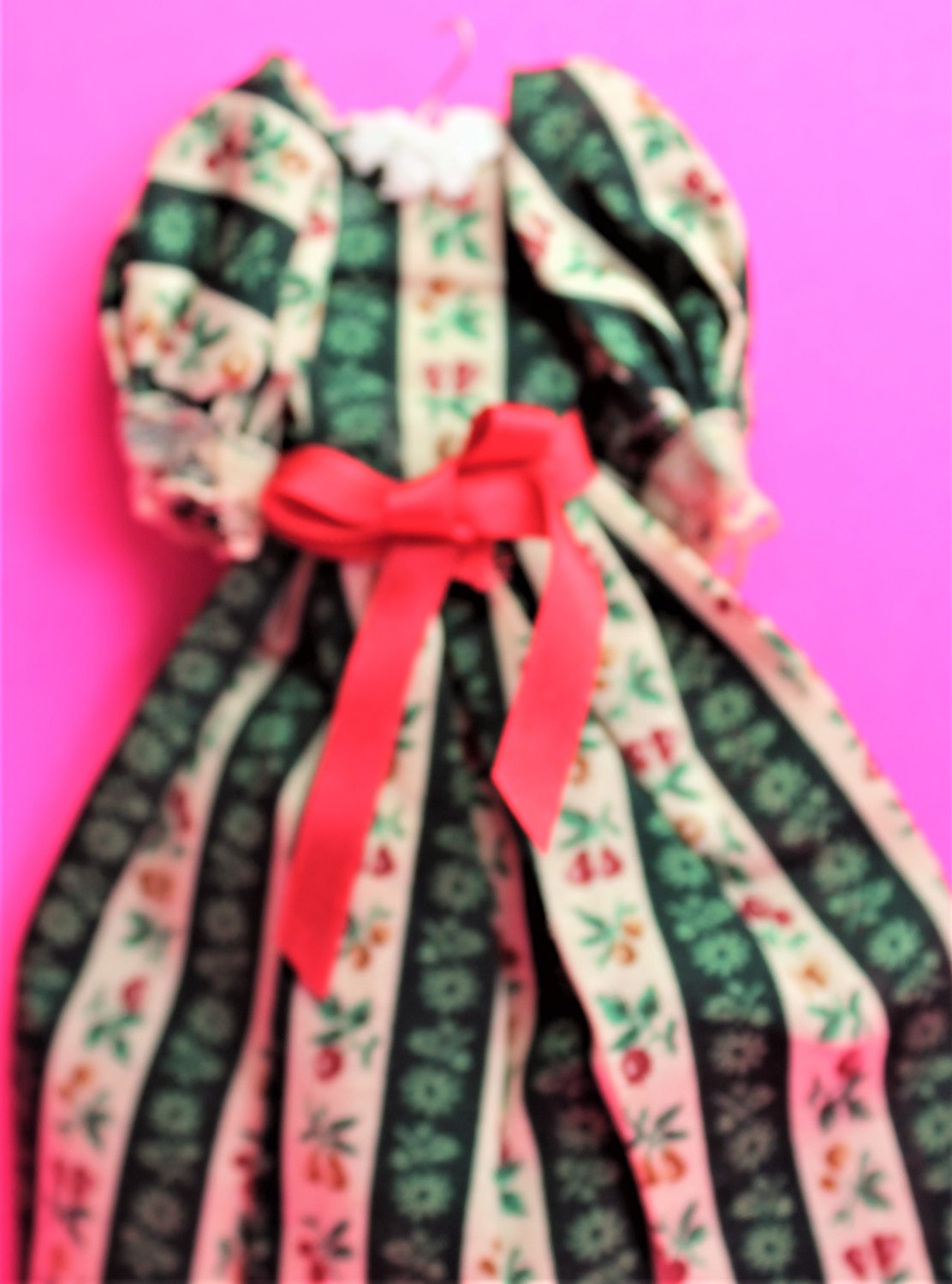 Dollhouse Miniature Size WINTER HOLIDAY LOOKING DRESS (1/12") XG103
