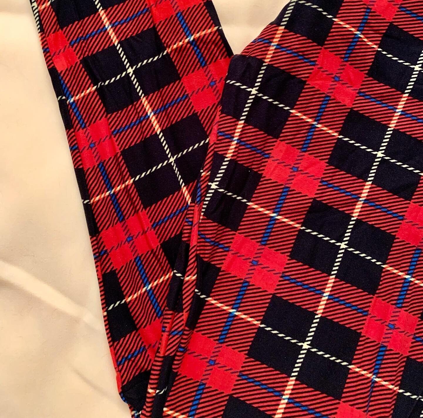 Extra Plus Pretty Red Plaid Leggings Fits Sizes 16-20 NWT