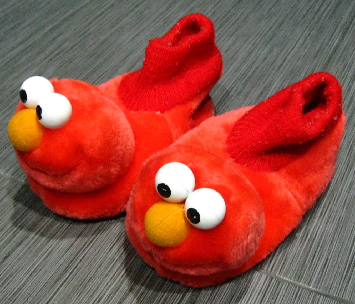 SESAME STREET ELMO Plush Red House SLIPPERS Bootie Childrens Large L 910