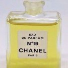 CHANEL NO 19 EAU DE PARFUM SPLASH MINI MINIATURE PURSE SIZE 8ML 0.27OZ RARE