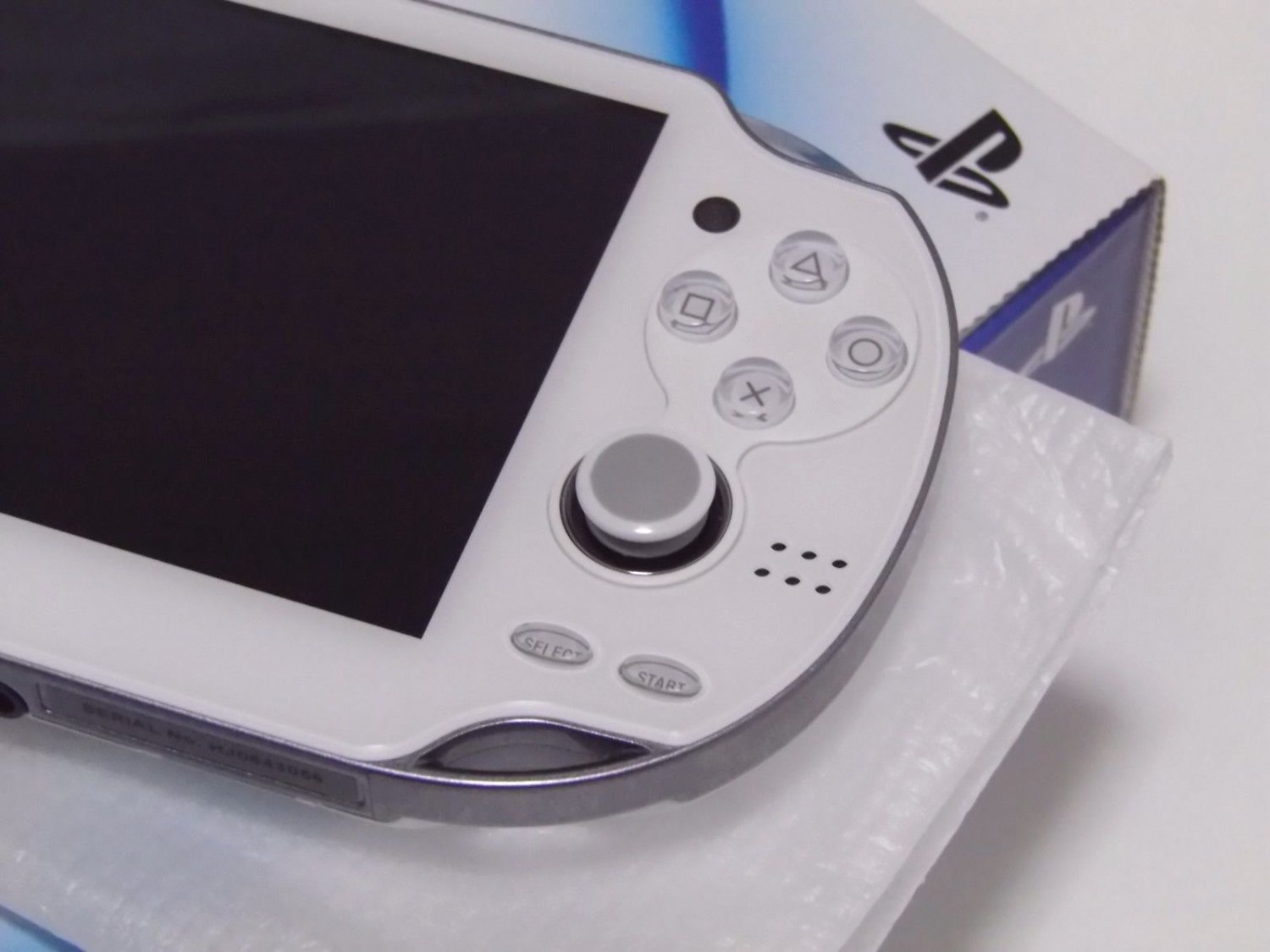 SONY PS Vita PCH-1000 ZA02 White Wi-fi Model Console