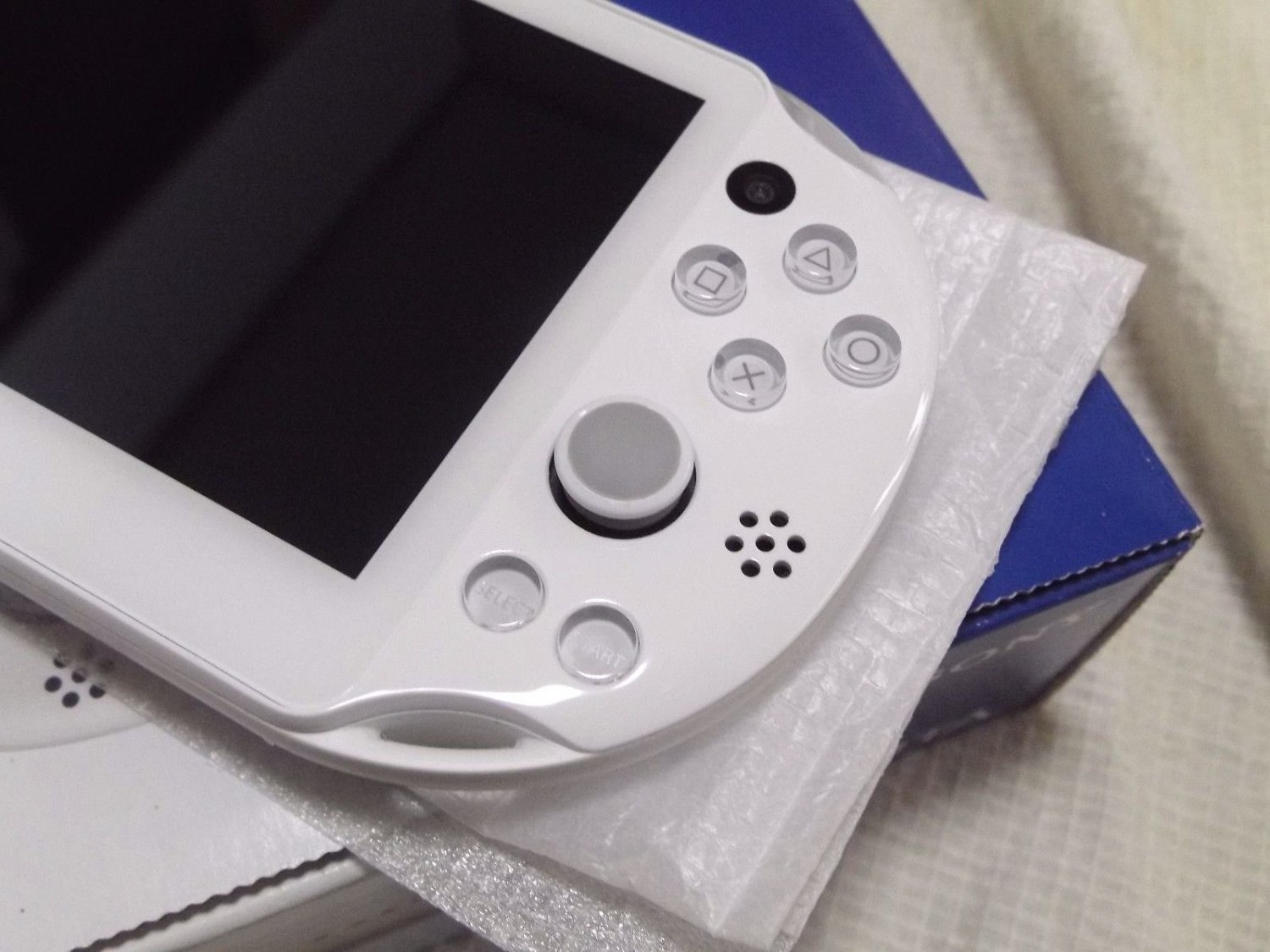 USED PlayStation Vita WiFi Console System PCH2000 White PS Vita