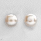 Timeless Beauty Pearl earrings