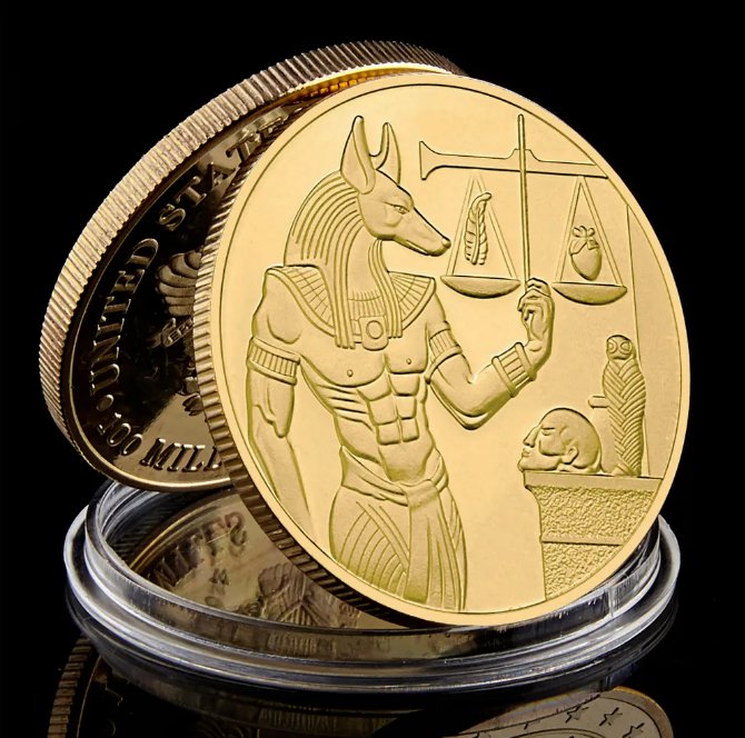 Ancient Egypt Anubis The God of Death Gold/Silver Plated Coin Pyramid Dieb Pattern