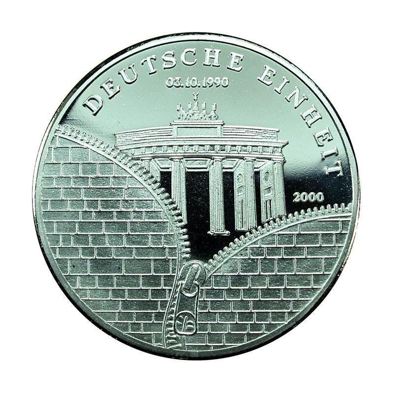 Germany Medal 2000 The Brandenburg Gate Silver Plated 35mm 03314