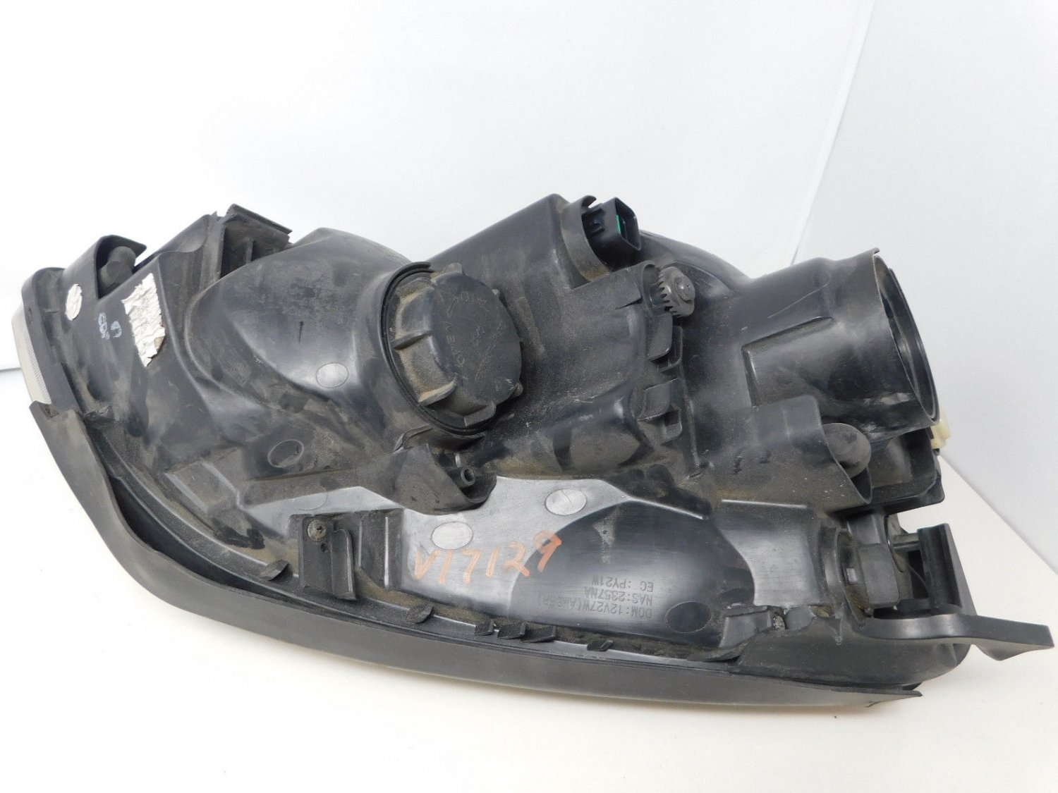 20072010 Kia Rondo LX Driver Side Halogen Headlight Head light