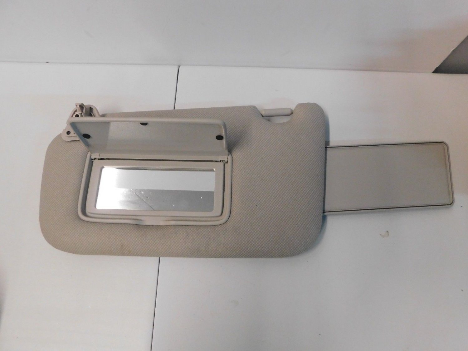 2013-2016 Nissan Sentra Driver Sun Visor Sunvisor Shade Gray OEM N651