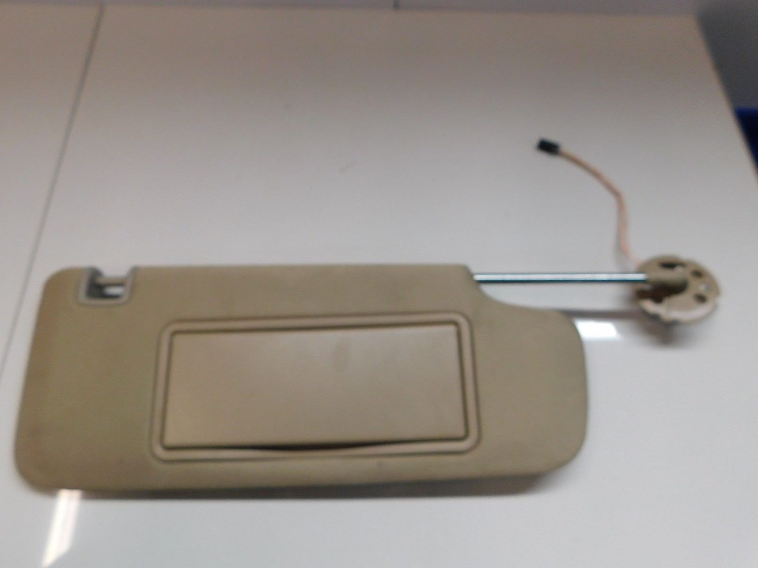 20102014 Buick Lacrosse Passenger Side Sun Visor Sunvisor Illuminated