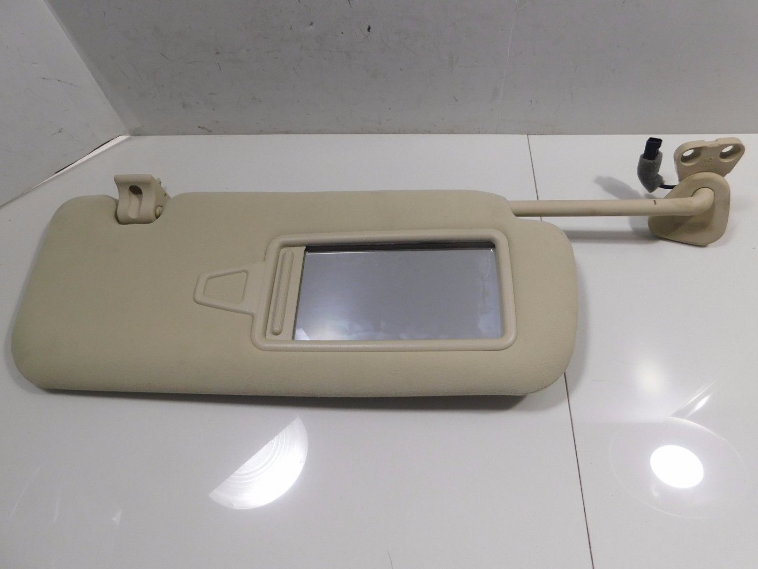 2014 2015 2016 Kia Cadenza Passenger Sun Visor Sunvisor Tan OEM