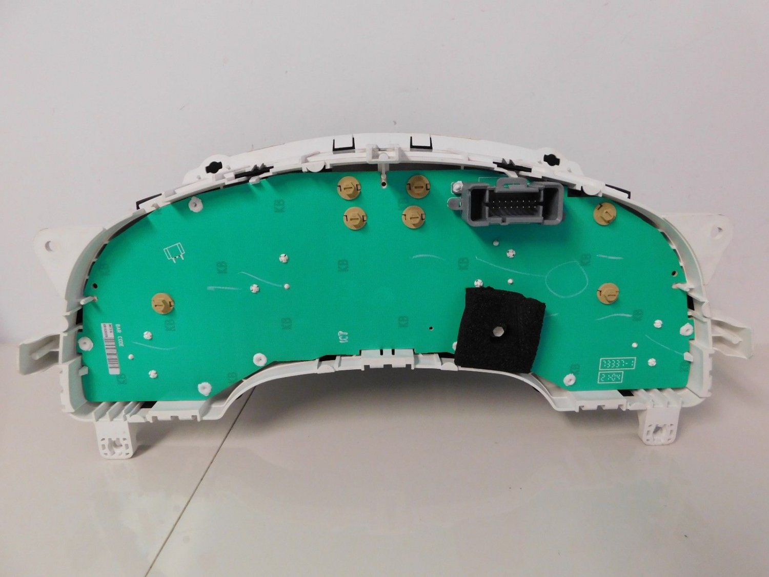 2004 2005 Saturn Vue Speedometer Instrument Cluster OEM 91K MPH