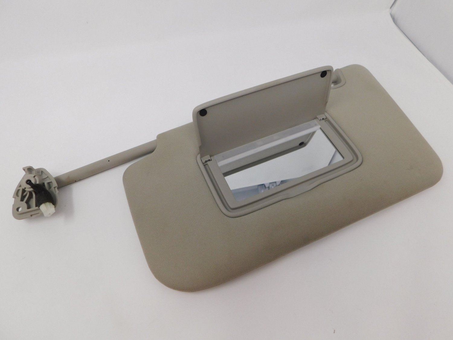 2016 Nissan Rogue Driver Side Sun Visor Sunvisor Gray OEM B5212