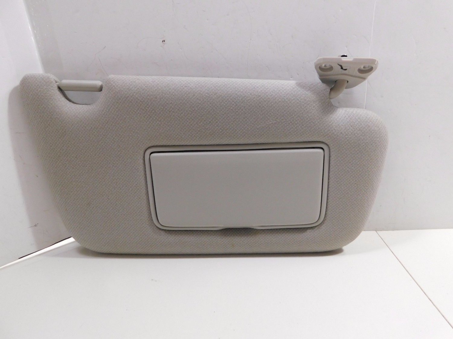 2013-2016 Nissan Sentra Passenger Sun Visor Sunvisor Shade Gray OEM N0101