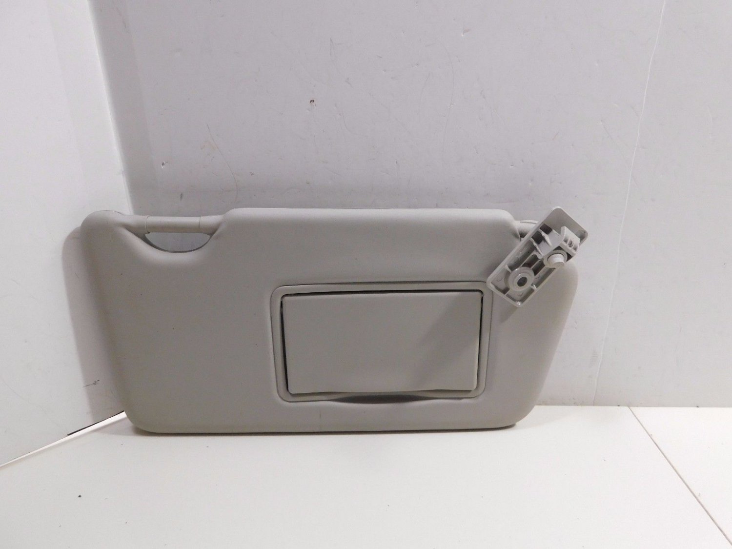 2014 2015 Nissan Versa Note S Passenger Side Sun Visor Sunvisor Shade Gray