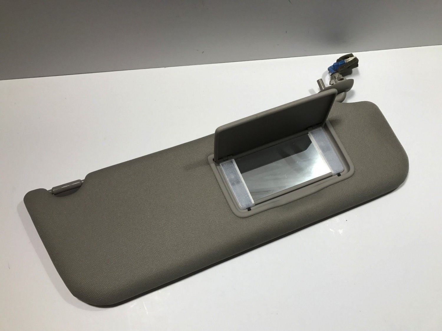 20112015 Honda Odyssey Passenger Right Sunvisor Sun Visor Illuminated