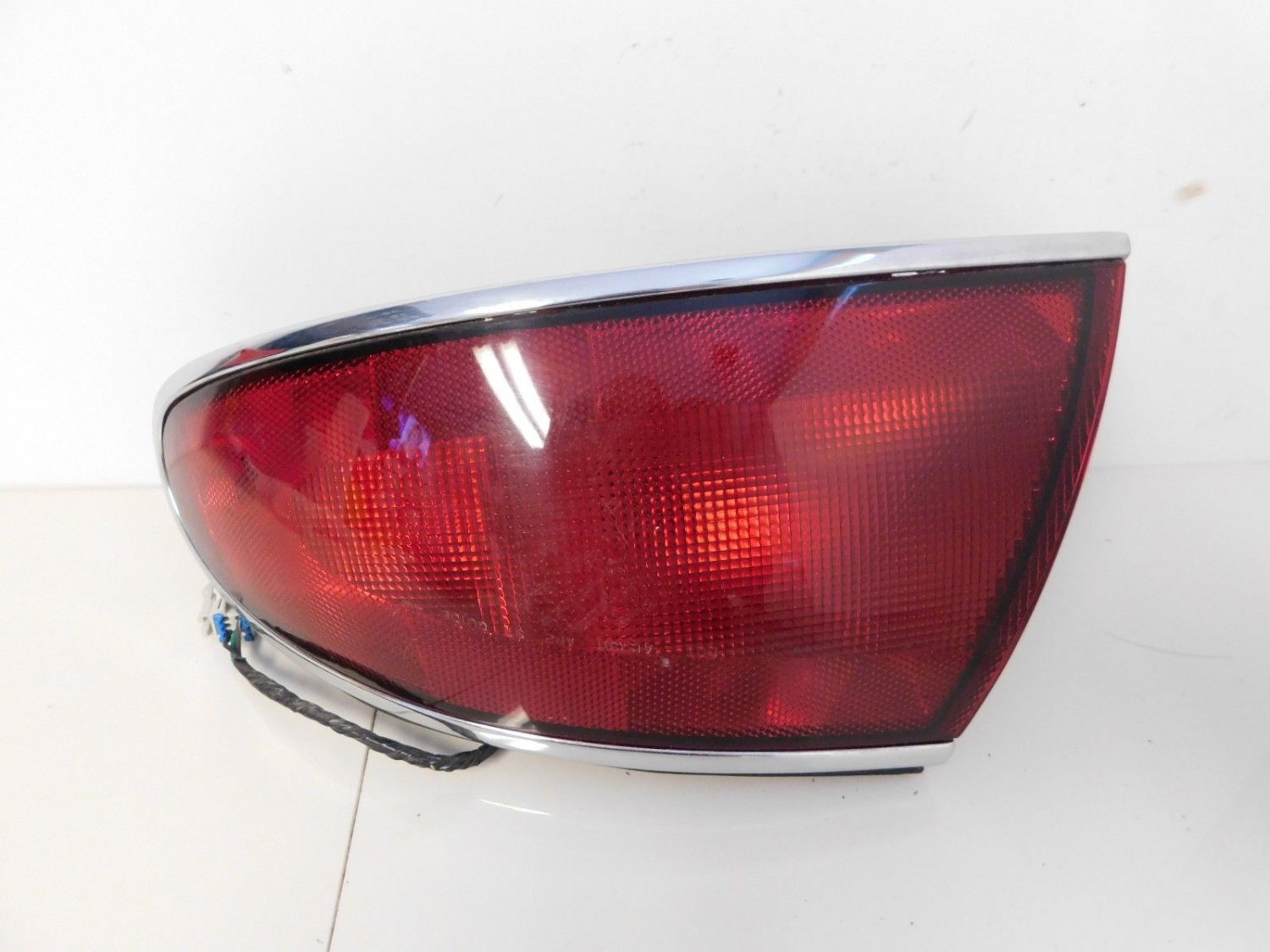 2000-2005 Buick Lesabre Century Passenger Tail Light Taillight Lamp OEM