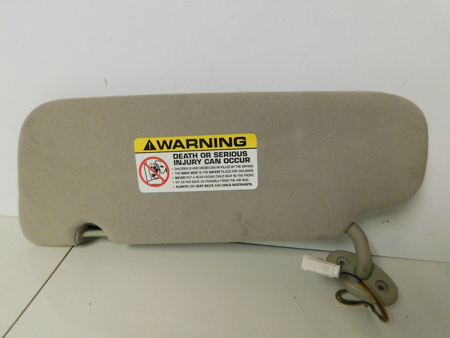 2002 2003 2004 Jeep Liberty Passenger Sunvisor Sun Visor Mirror Gray OEM