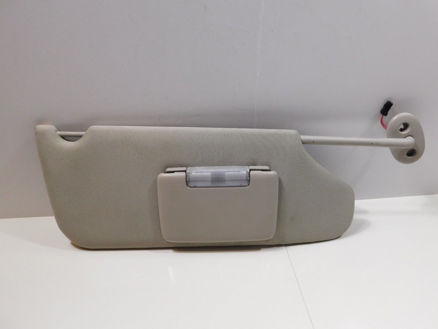 20052010 Jeep Grand Cherokee Passenger Sun Visor Sunvisor Gray Illumina