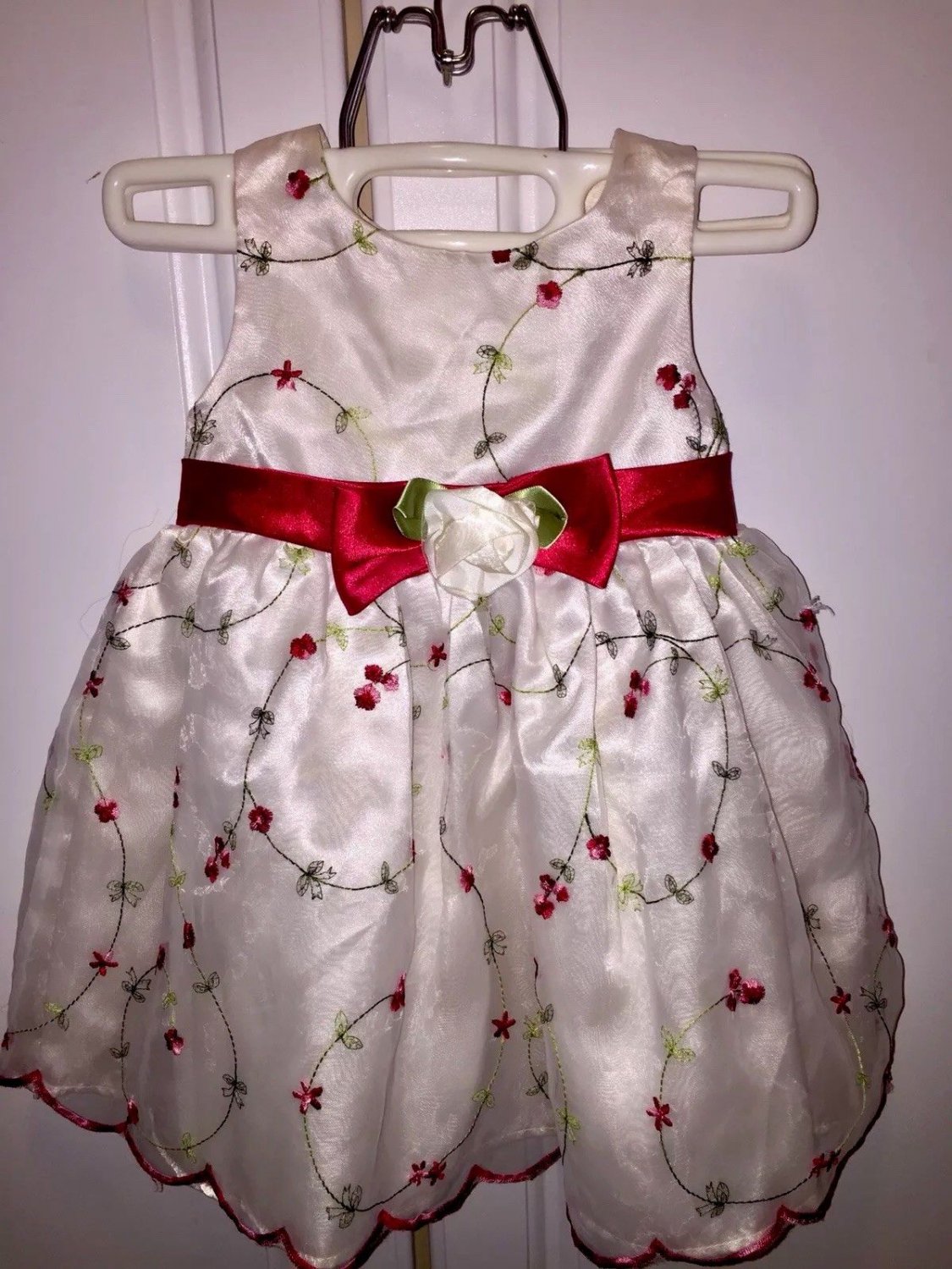 Youngland Baby Girls Size 18 Mos. White & Red Floral Rose Christmas Dress