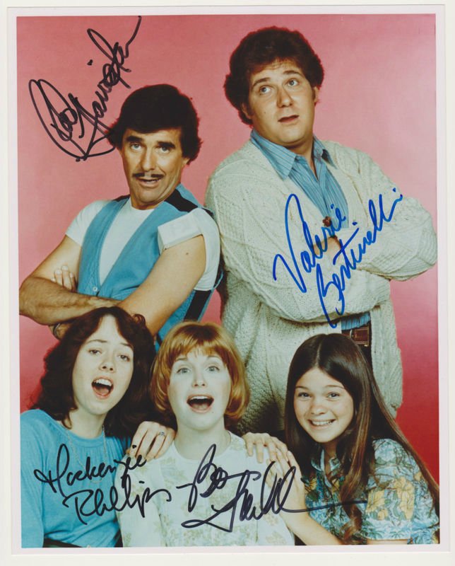 ONE DAY AT A TIME CAST SIGNED PHOTO X4 - V. BERTINELLI