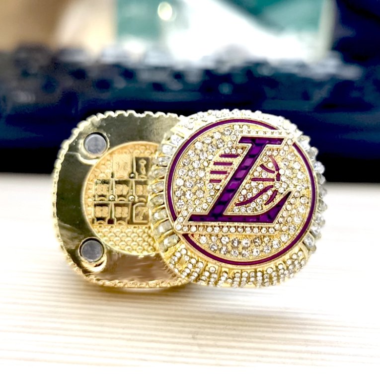 2020 Official Genuine Lakers Ring&iuml;&frac14;�2 mold is a ring with flip top
